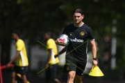 TRAINING YB