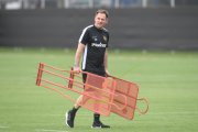 TRAINING YB