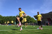 TRAINING YB