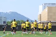 TRAINING YB