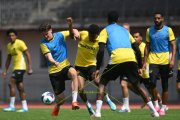 TRAINING YB