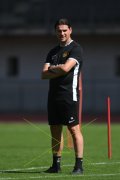 TRAINING YB