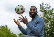 JOHAN DJOUROU