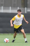 TRAINING YB