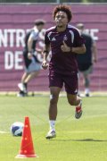 TRAINING SERVETTE